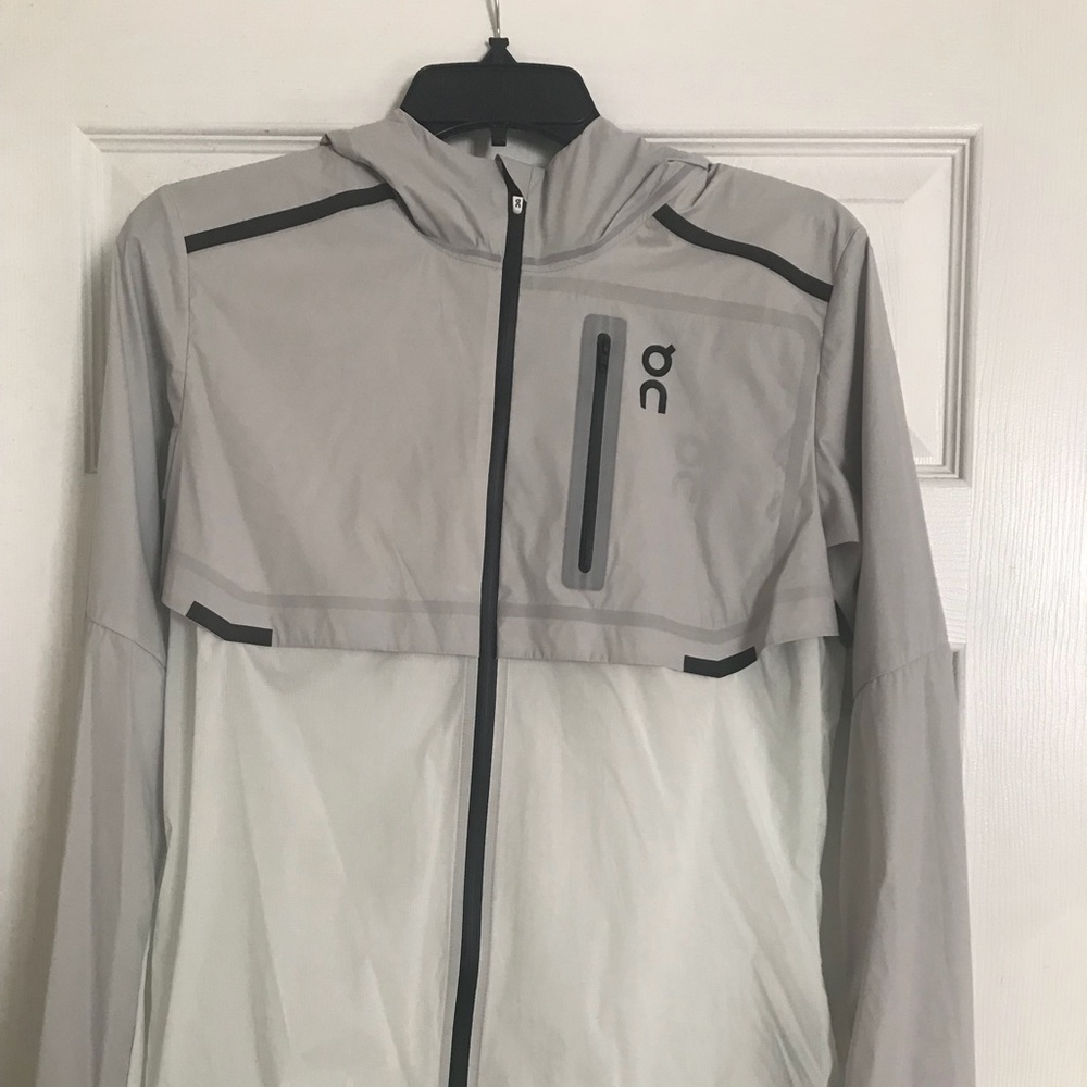 On Cloud Running women’s weather jacket